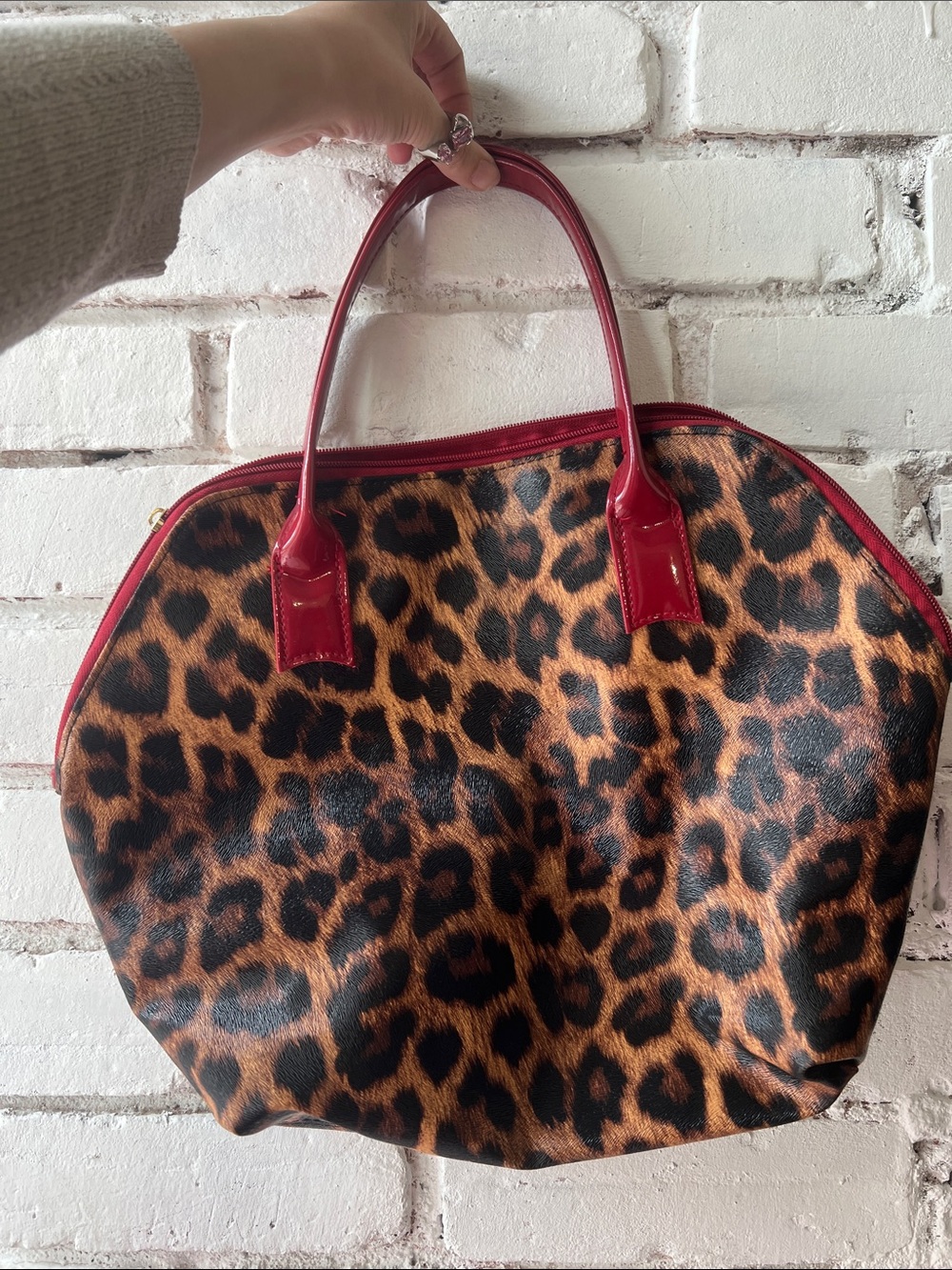 Elizabeth Arden Leopard Tote with Red Trim bathroom carry bag